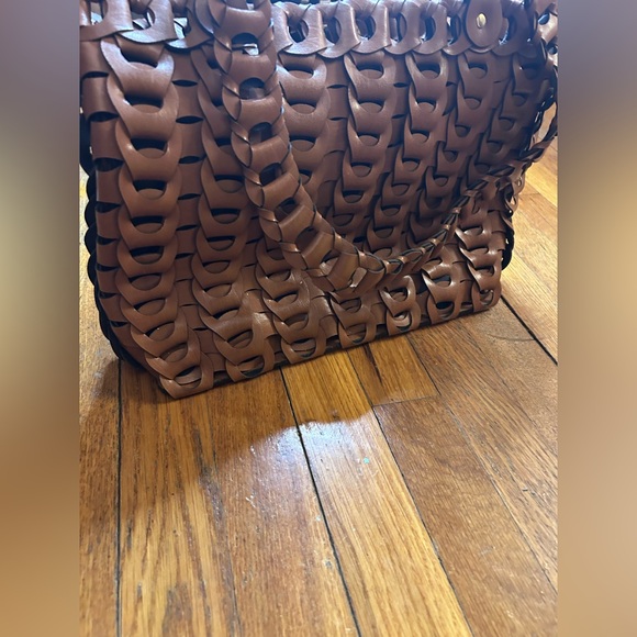 Elegant Tan Woven Tote Bag - Picture 2 of 6
